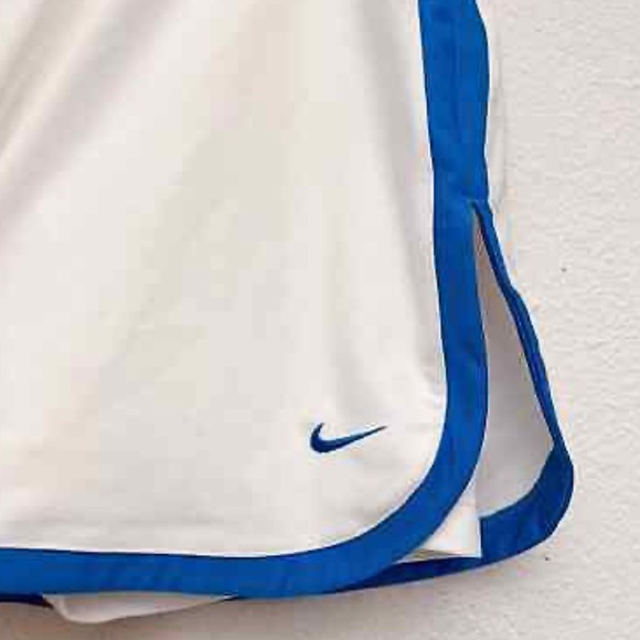Nike Dri-FIT Back Hand Border Skort - white and blue - Picture 3 of 8